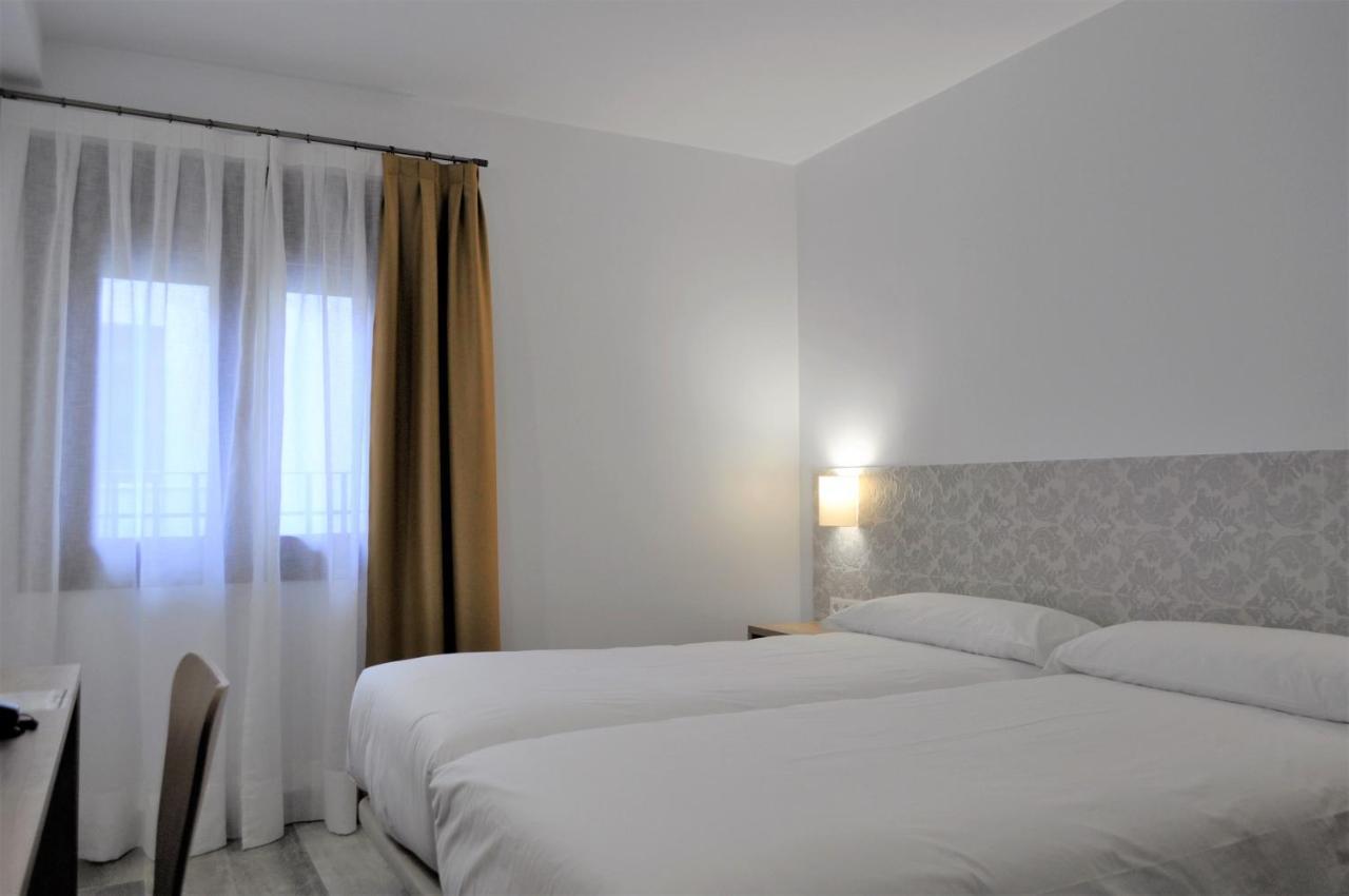 Hostal Restaurante Villa De Brihuega Ngoại thất bức ảnh