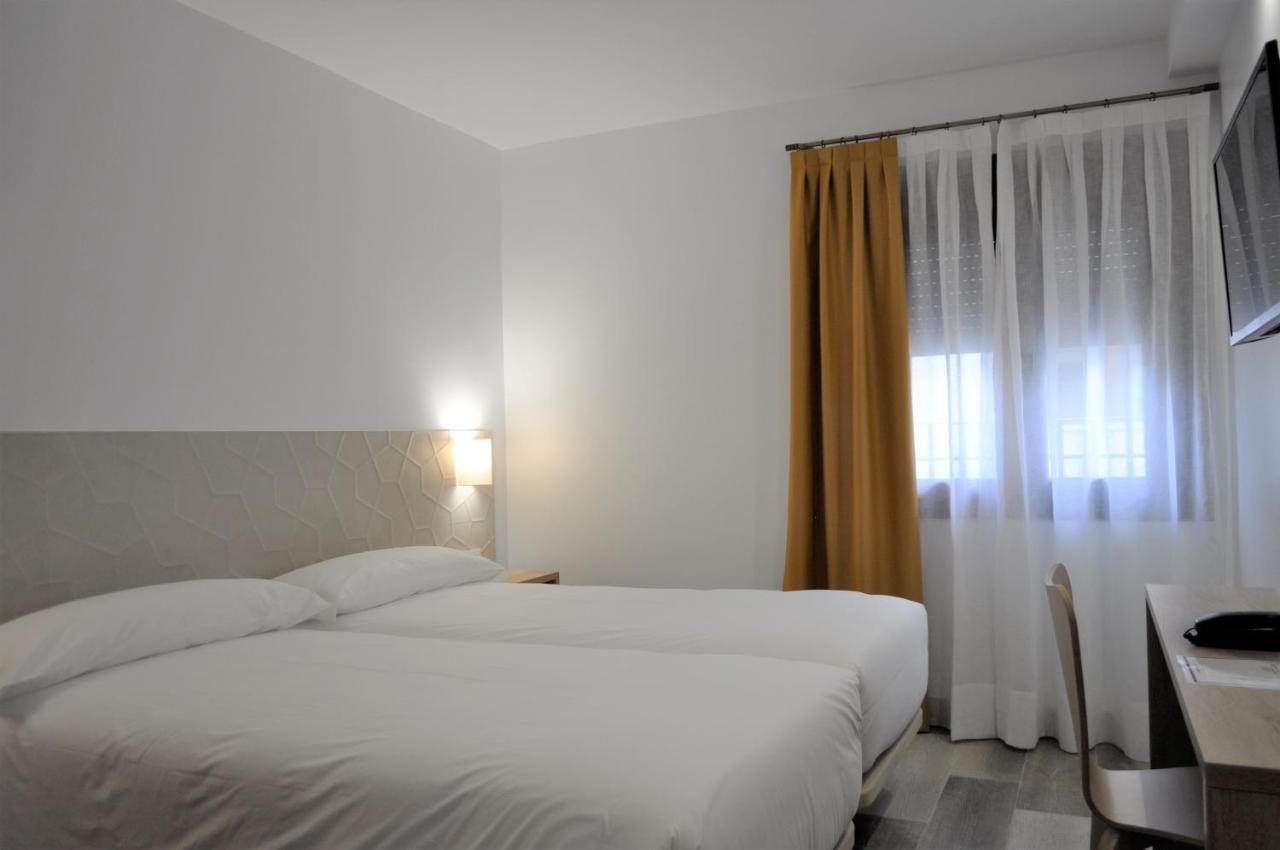 Hostal Restaurante Villa De Brihuega Ngoại thất bức ảnh