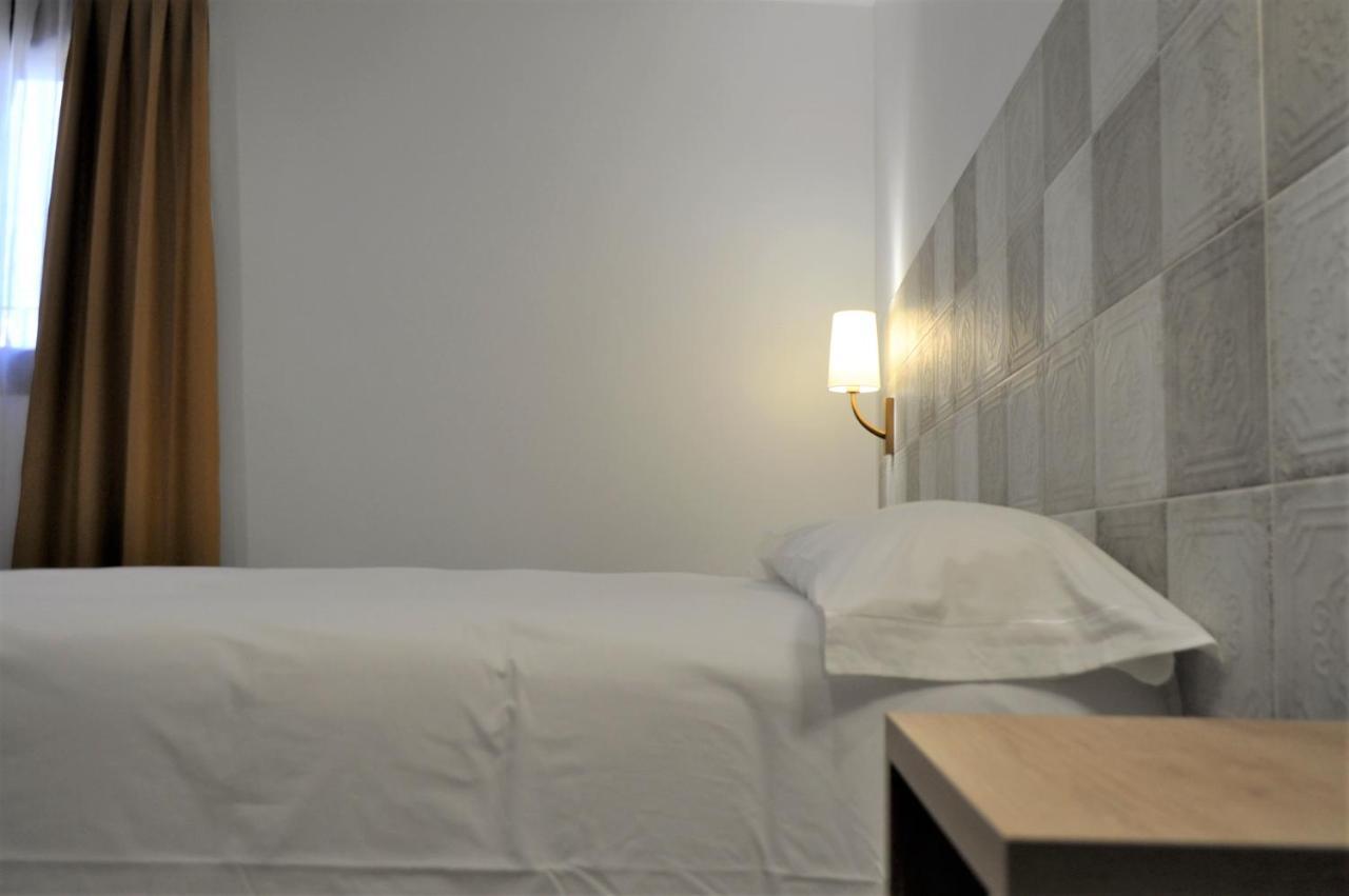 Hostal Restaurante Villa De Brihuega Ngoại thất bức ảnh