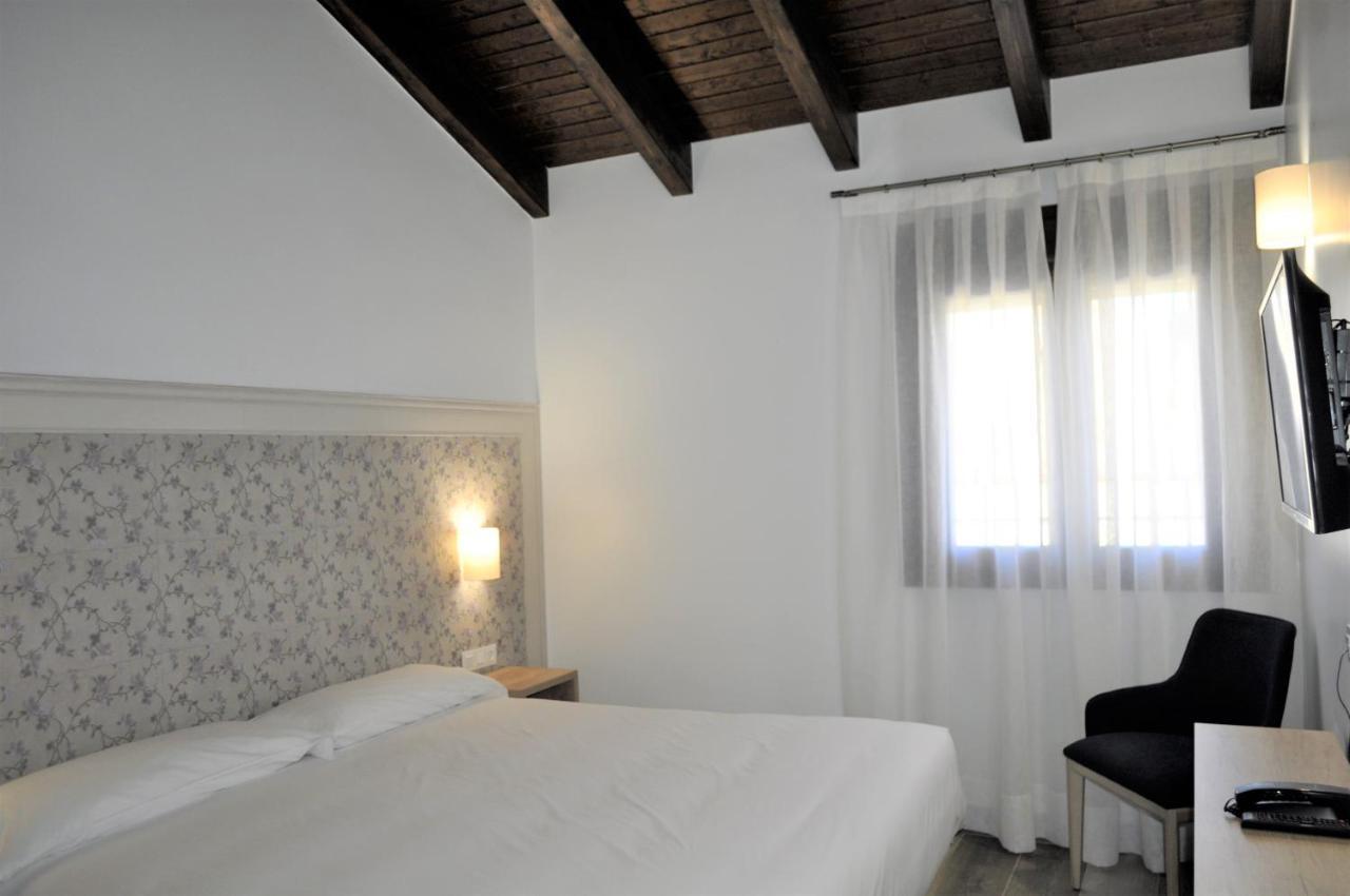 Hostal Restaurante Villa De Brihuega Ngoại thất bức ảnh